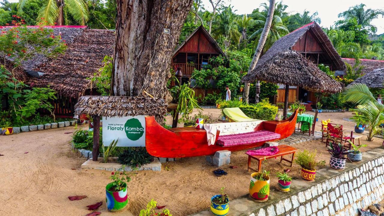 Floraly Komba Hotel - クンバ島 エクステリア 写真